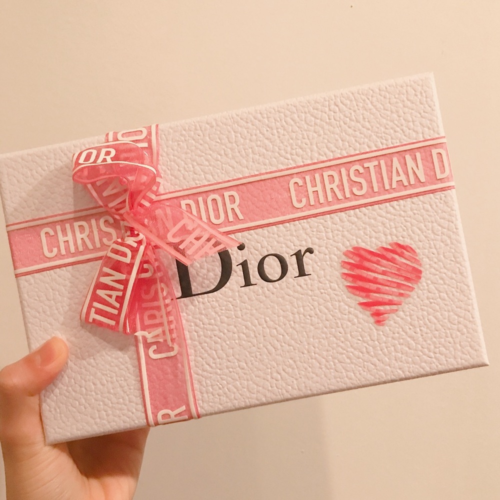 Dior valentine's day gift box ribbon 2020